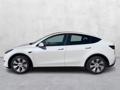 Tesla Model Y Long Range awd (4)