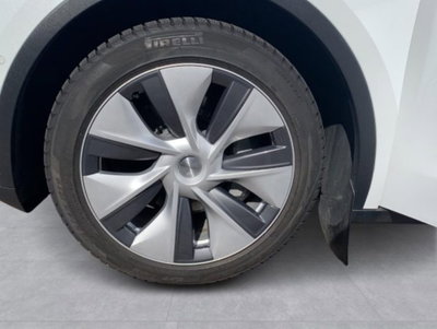 Tesla Model Y Long Range awd (9)