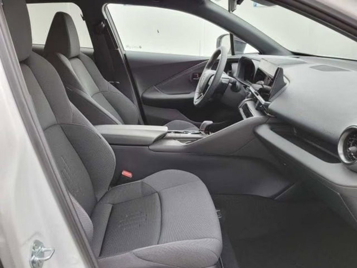 Toyota Toyota C-HR 1.8 Hybrid E-CVT Toyota Team (8)