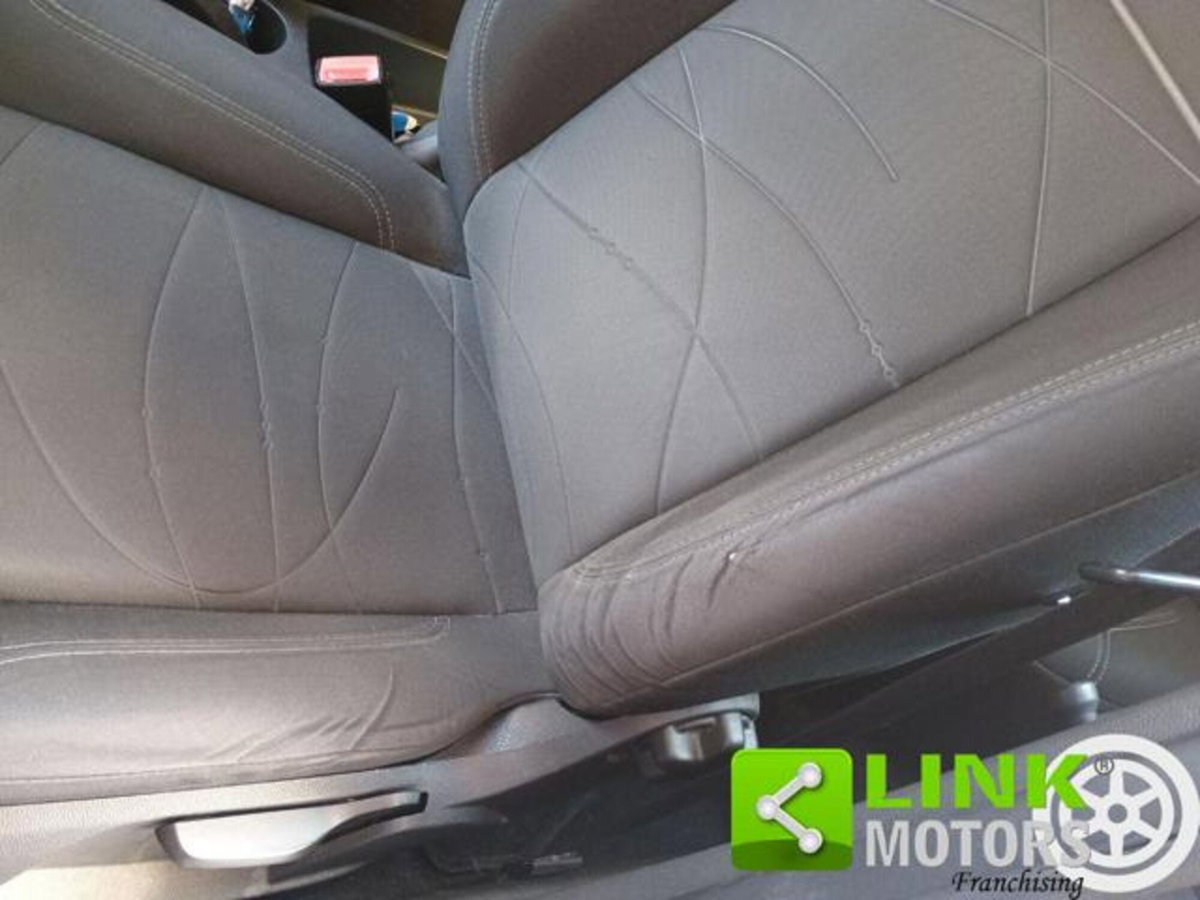Ford Fiesta 1.0 80CV 5 porte (12)