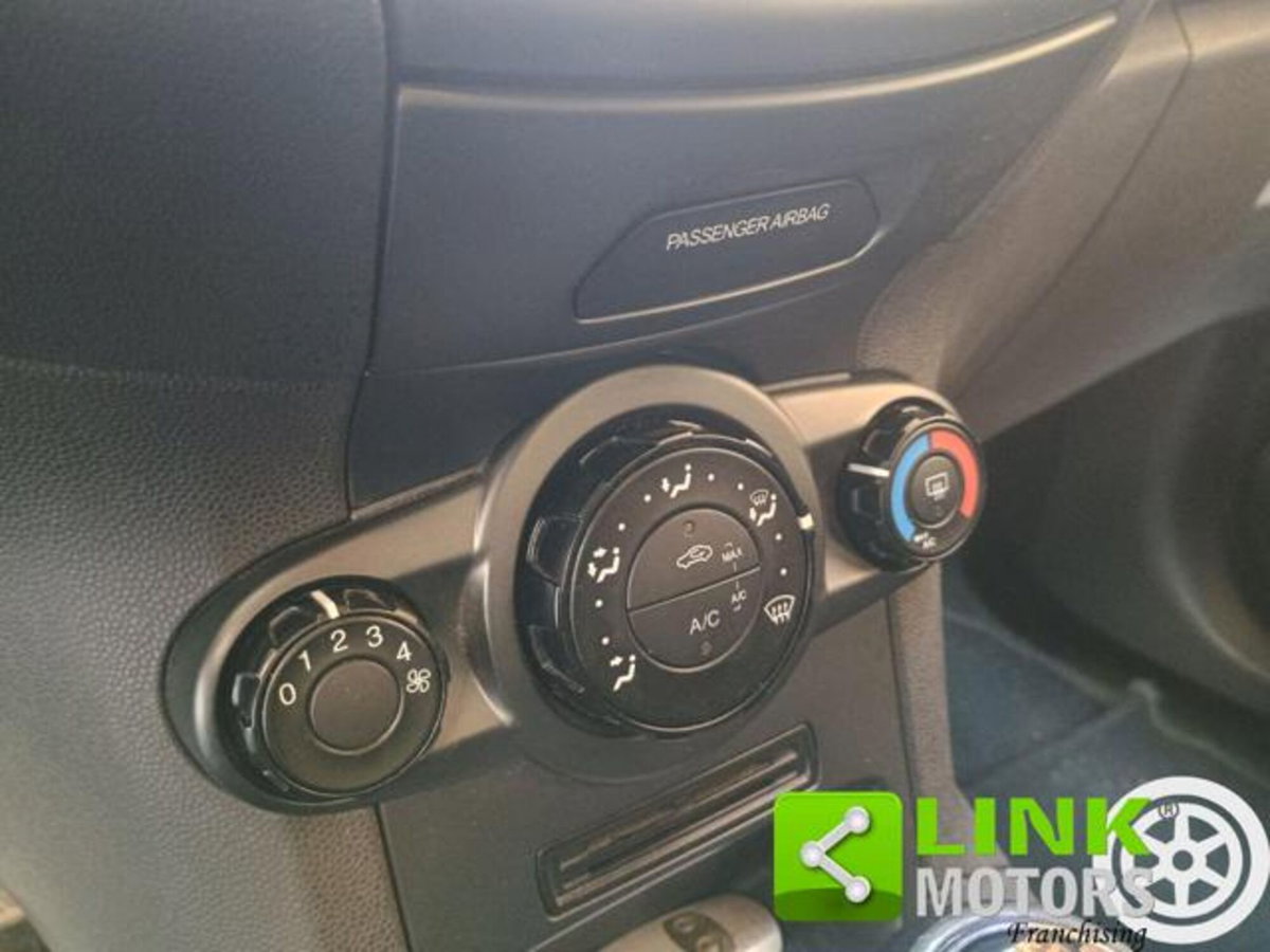 Ford Fiesta 1.0 80CV 5 porte (17)