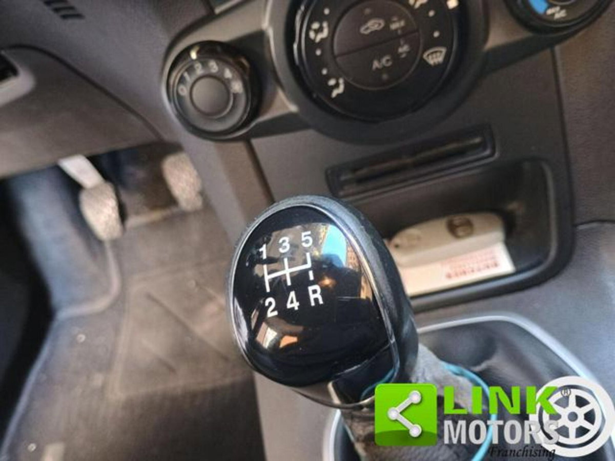 Ford Fiesta 1.0 80CV 5 porte (18)