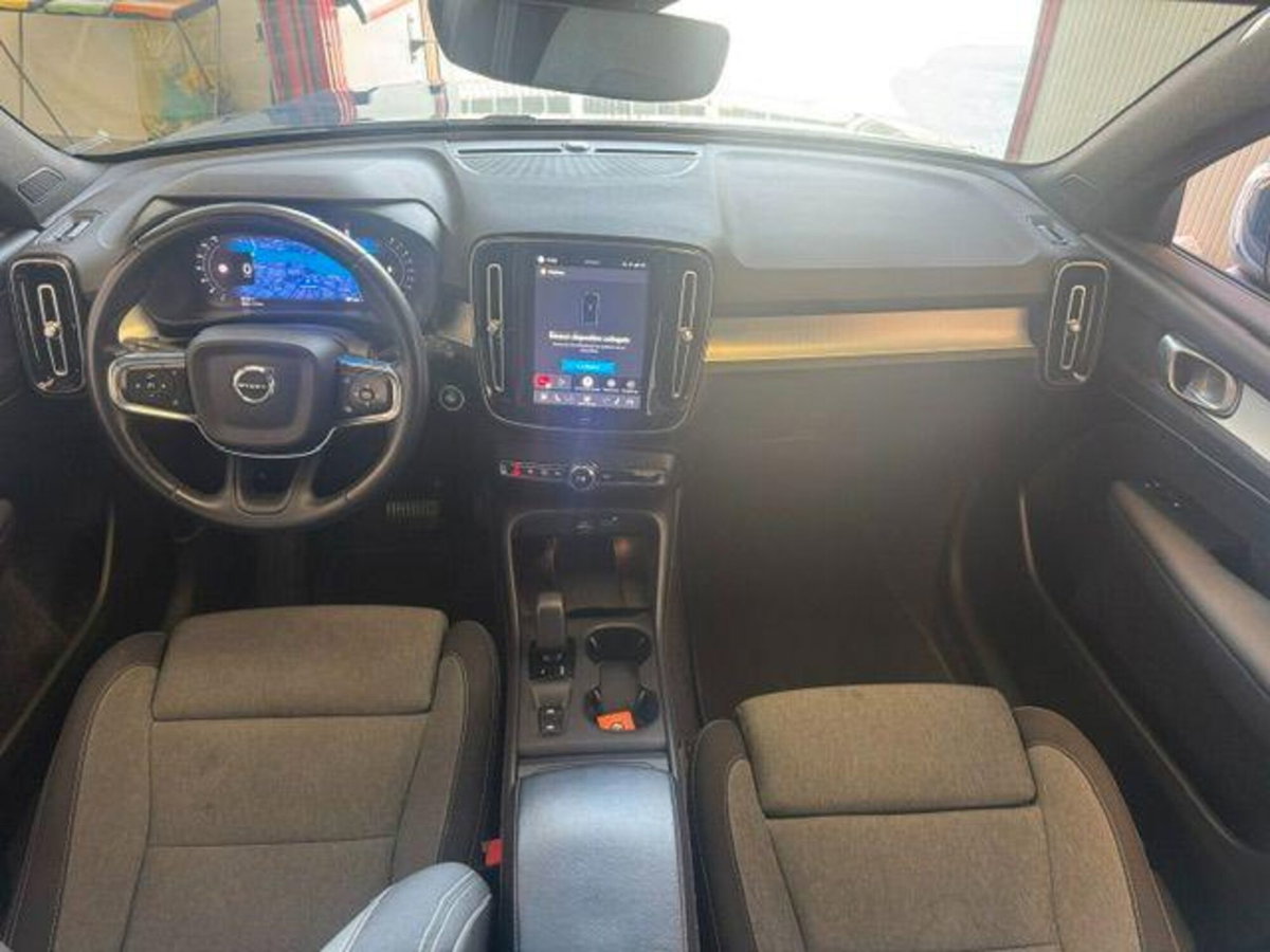 Volvo XC40 B3 automatico Core (11)