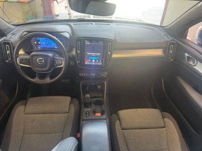 Volvo XC40 B3 automatico Core (11)