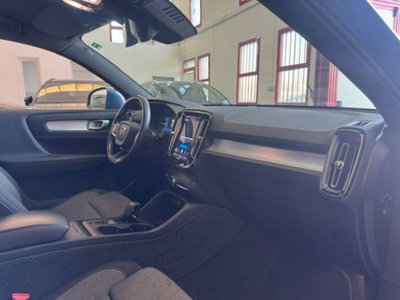 Volvo XC40 B3 automatico Core (14)