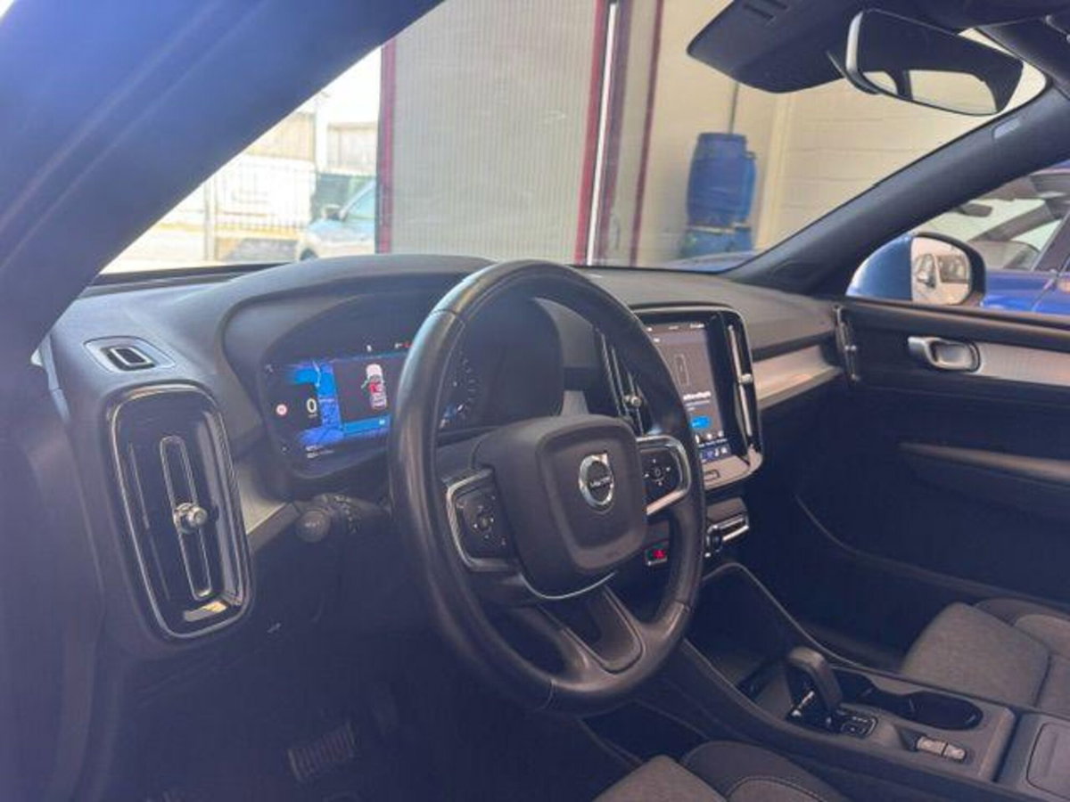 Volvo XC40 B3 automatico Core (16)