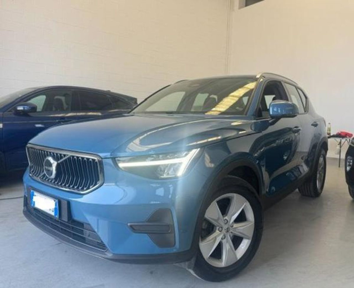 Volvo XC40 B3 automatico Core (2)