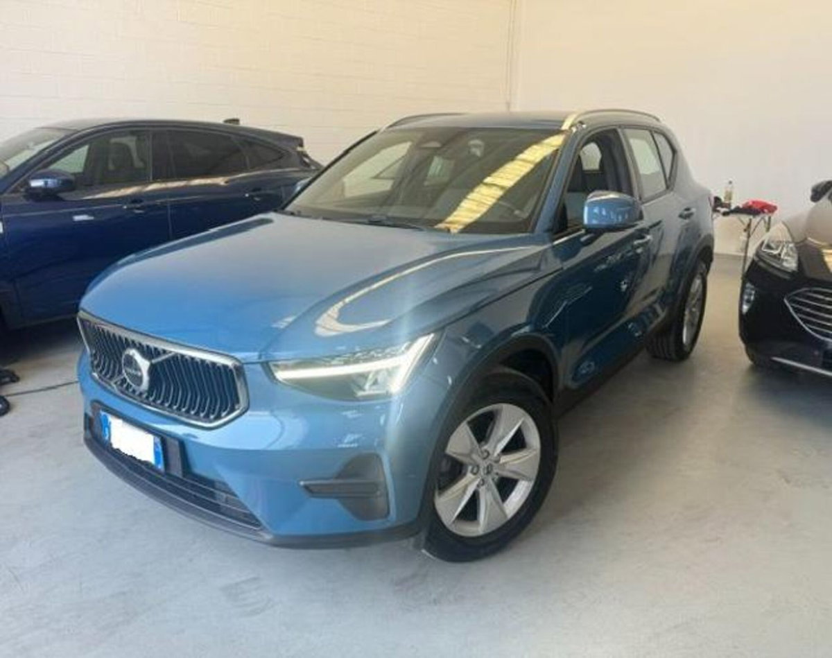 Volvo XC40 B3 automatico Core (3)