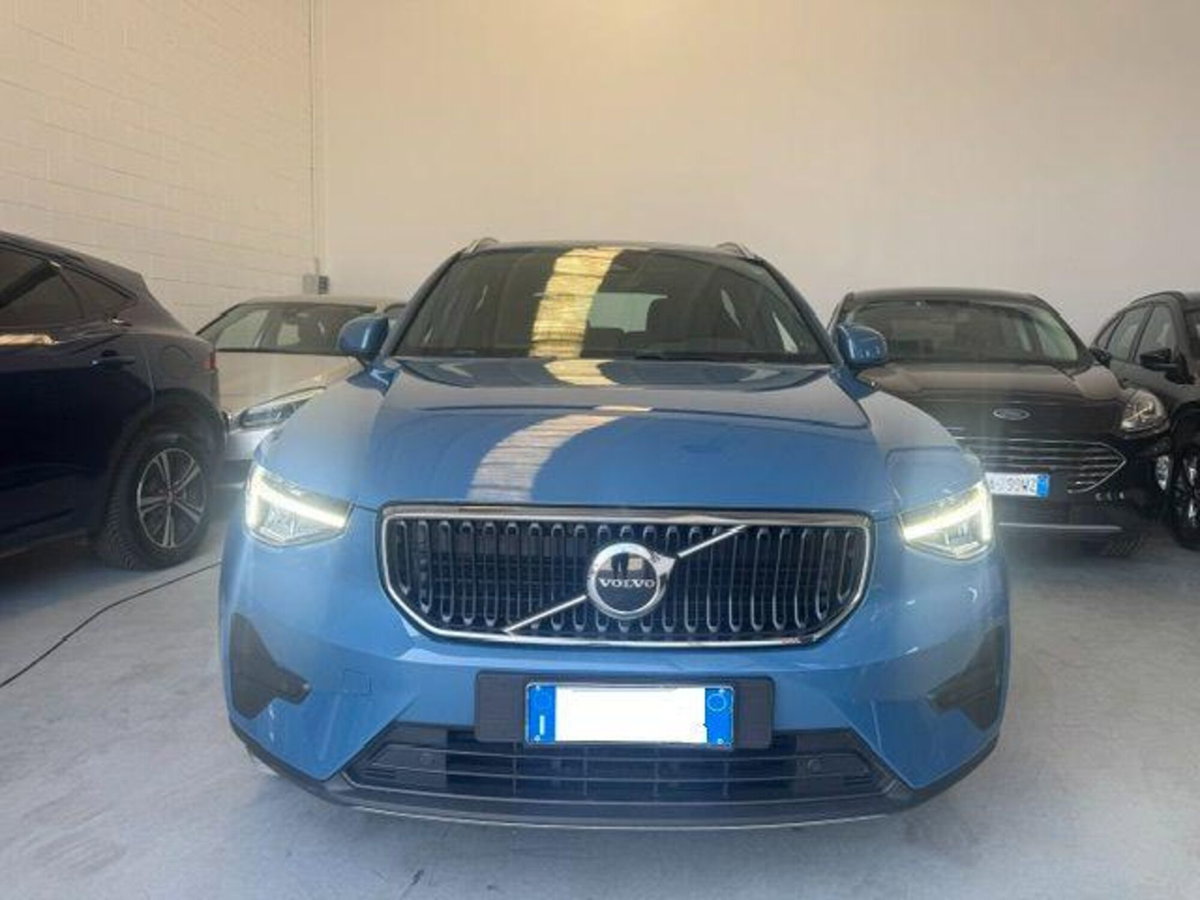 Volvo XC40 B3 automatico Core (4)