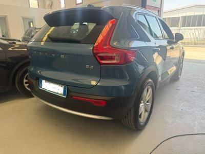 Volvo XC40 B3 automatico Core (7)