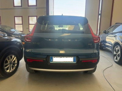 Volvo XC40 B3 automatico Core (8)