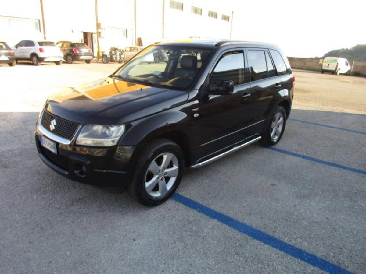 Suzuki Grand Vitara 16V cat 5p Autocarro