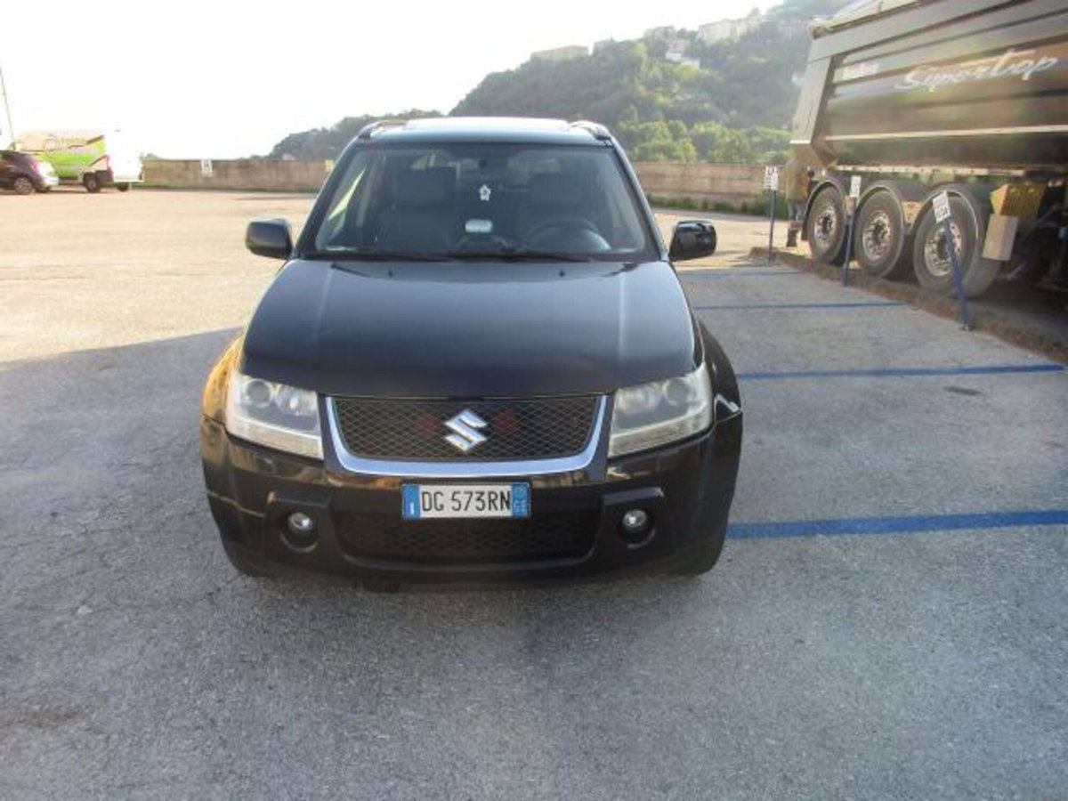 Suzuki Grand Vitara 16V cat 5p Autocarro (3)