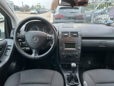 Mercedes-Benz Classe A 160 BlueEFFICIENCY (8)