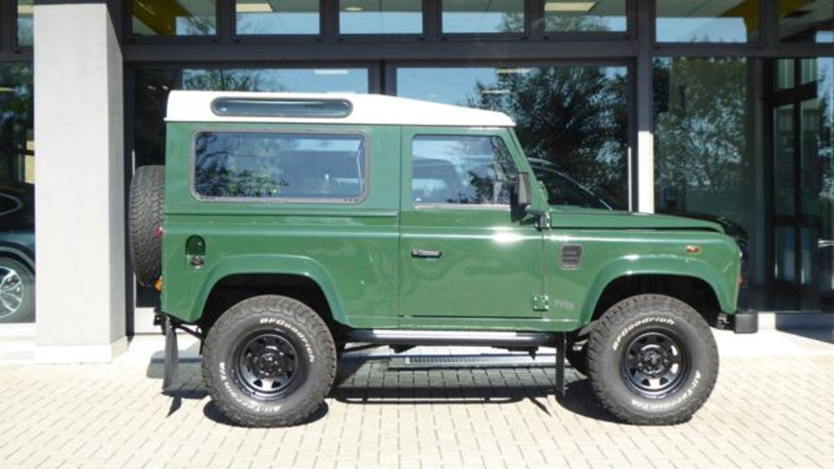 Land Rover Defender 90 2.5 Td5 Station Wagon (4)