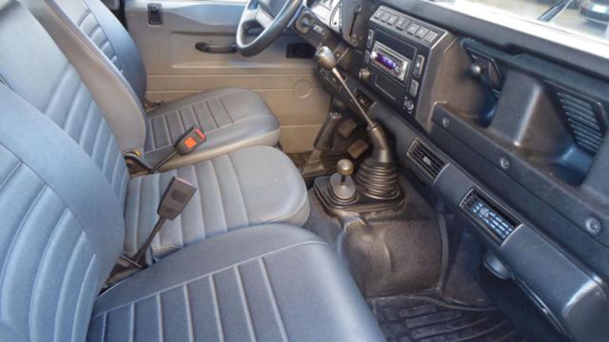 Land Rover Defender 90 2.5 Td5 Station Wagon (9)