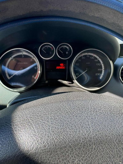 Peugeot 308 1.6 HDi 90CV 5p. Premium (6)