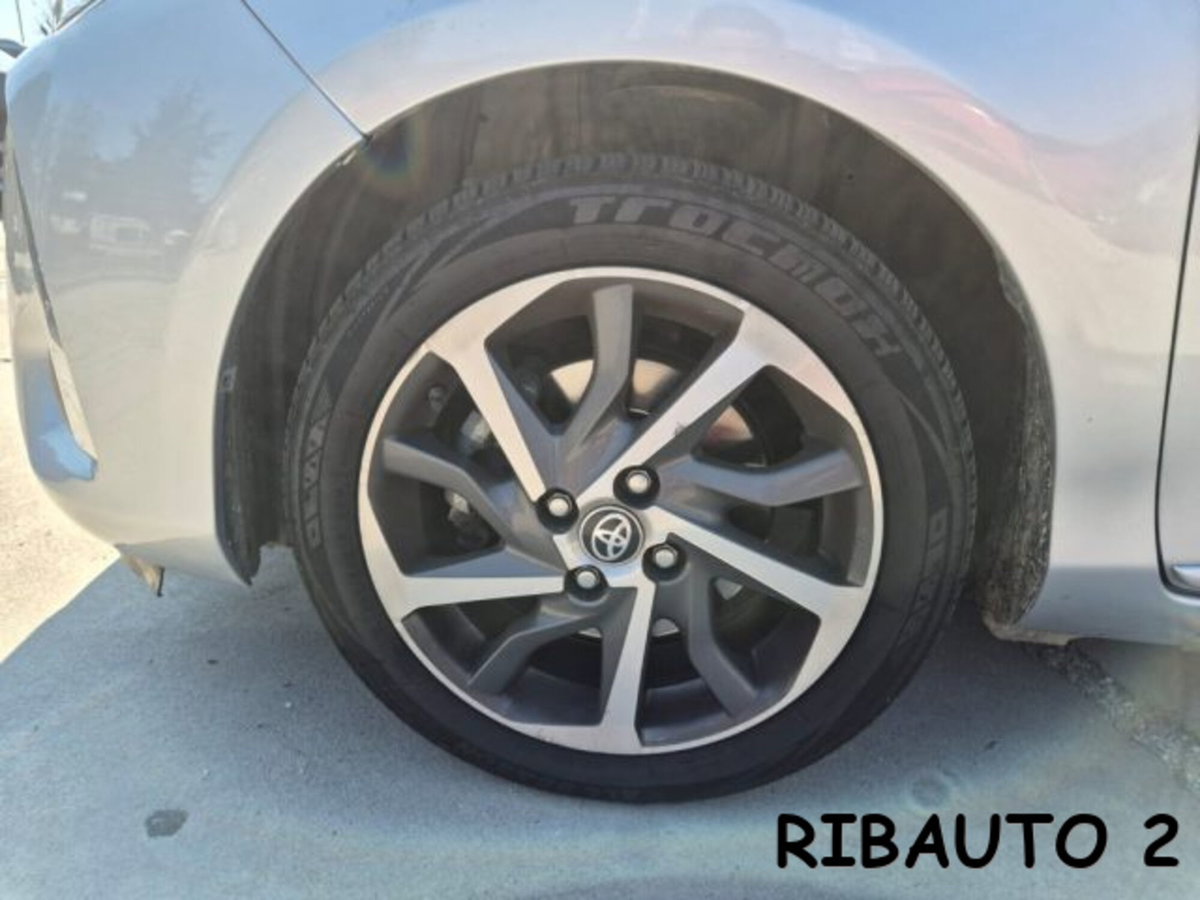 Toyota Yaris 1.5 Hybrid 5 porte Style (12)