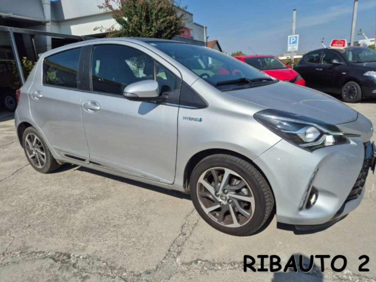 Toyota Yaris 1.5 Hybrid 5 porte Style (9)