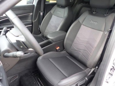 Jeep Avenger 1.2 turbo e-hybrid mhev Summit fwd 110cv edct6 (10)