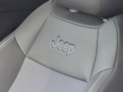Jeep Avenger 1.2 turbo e-hybrid mhev Summit fwd 110cv edct6 (11)