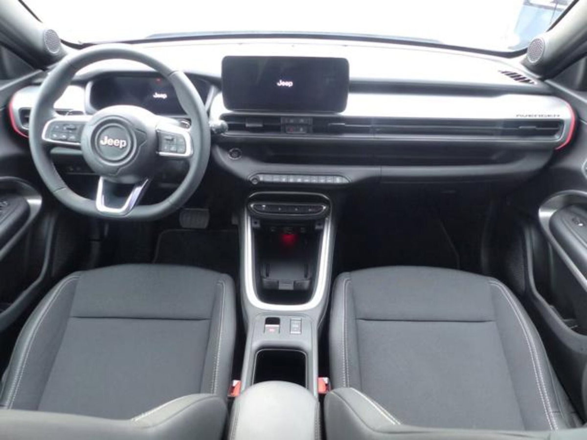 Jeep Avenger 1.2 turbo e-hybrid mhev Summit fwd 110cv edct6 (12)