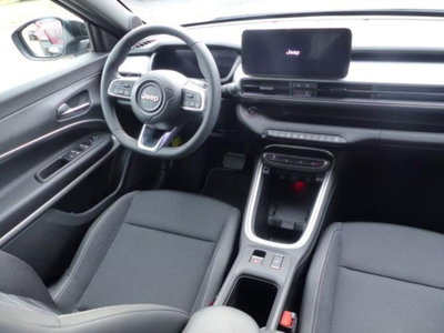 Jeep Avenger 1.2 turbo e-hybrid mhev Summit fwd 110cv edct6 (13)