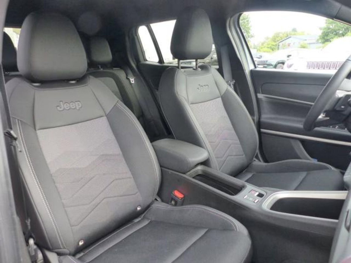 Jeep Avenger 1.2 turbo e-hybrid mhev Summit fwd 110cv edct6 (18)