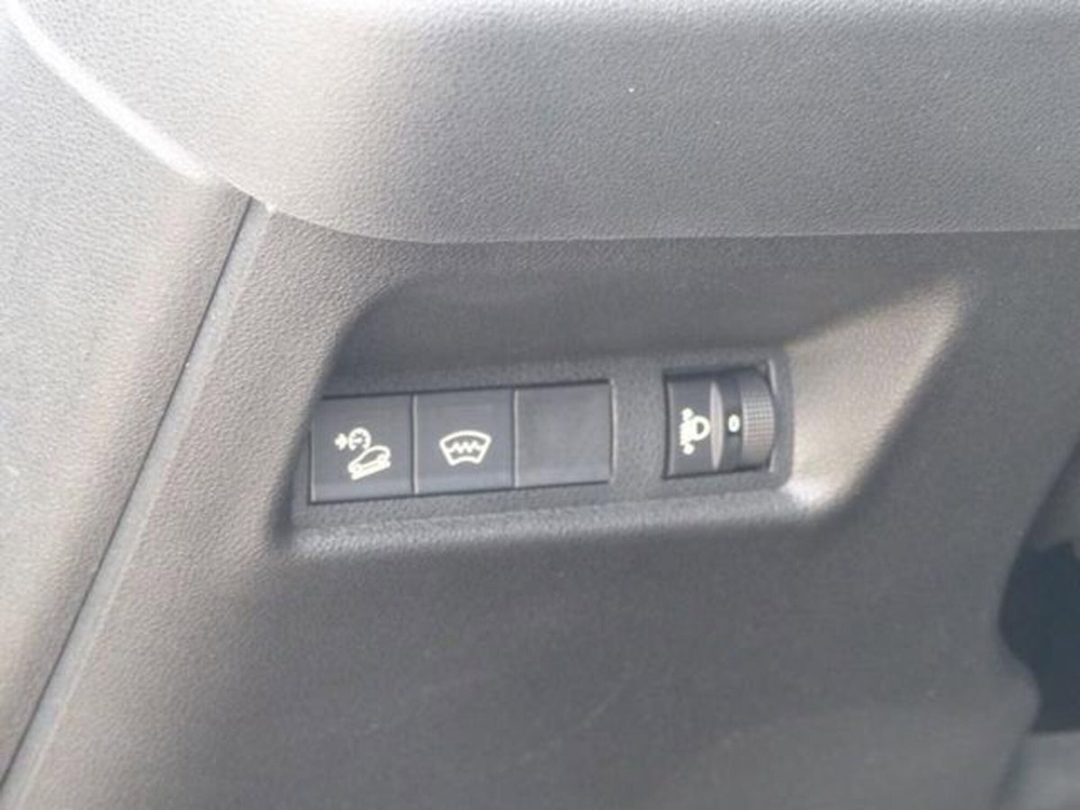 Jeep Avenger 1.2 turbo e-hybrid mhev Summit fwd 110cv edct6 (20)