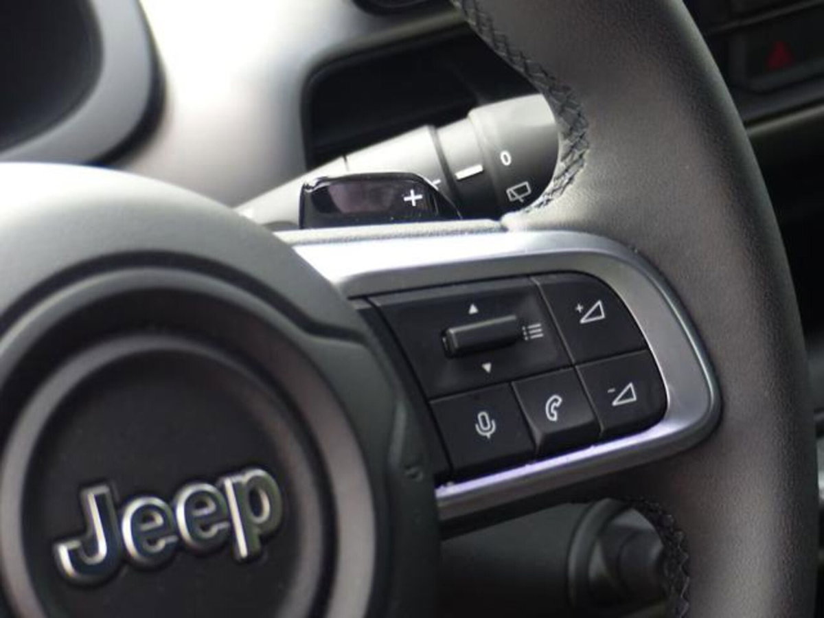 Jeep Avenger 1.2 turbo e-hybrid mhev Summit fwd 110cv edct6 (8)