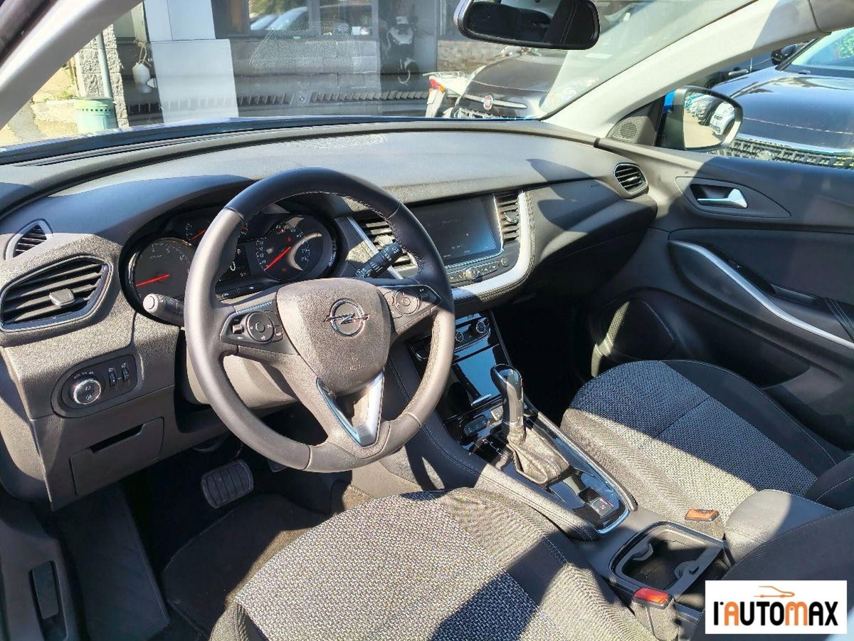 Opel Grandland 1.5 diesel Ecotec aut. Business Elegance (8)