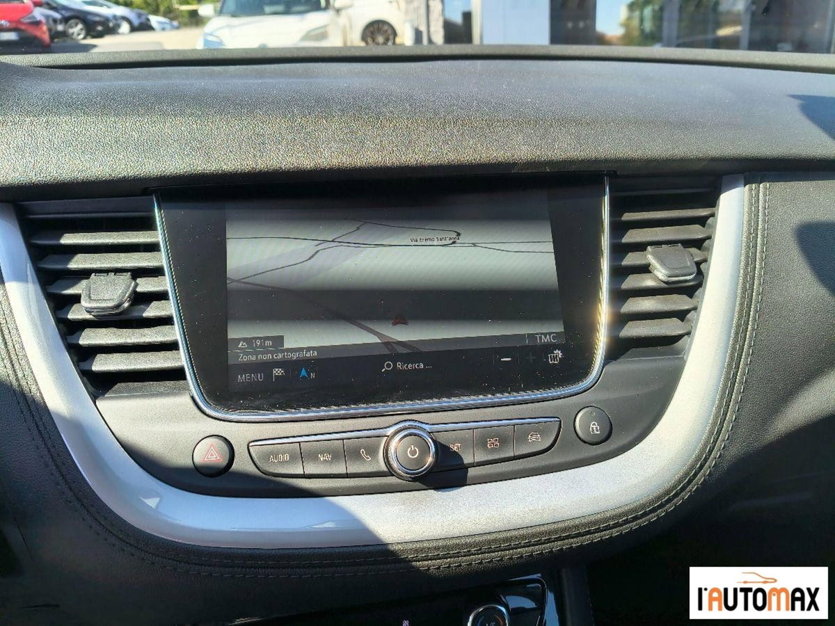 Opel Grandland 1.5 diesel Ecotec aut. Business Elegance (9)