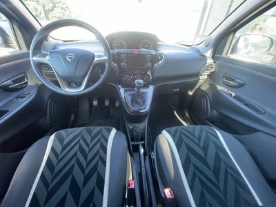 Lancia Ypsilon 1.2 69 CV 5 porte GPL Ecochic Silver (11)