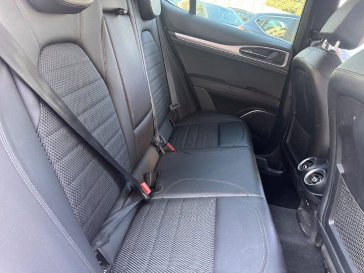 Alfa Romeo Stelvio Stelvio 2.2 Turbodiesel 190 CV AT8 Q4 Sprint (15)