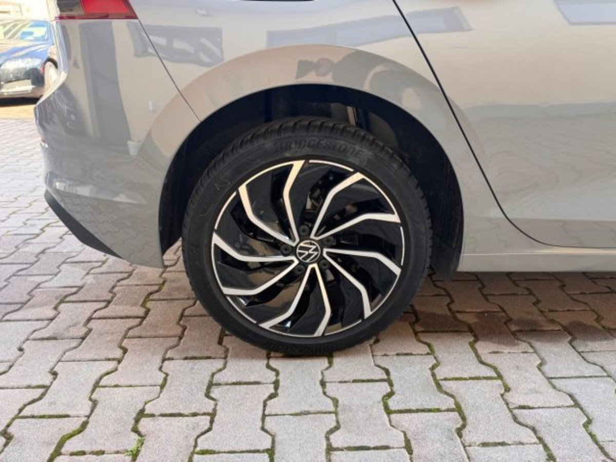 Volkswagen Golf Variant 2.0 TDI SCR DSG Life (4)
