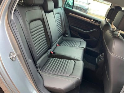 Volkswagen Passat Variant 2.0 TDI SCR 122 CV EVO DSG Business (12)