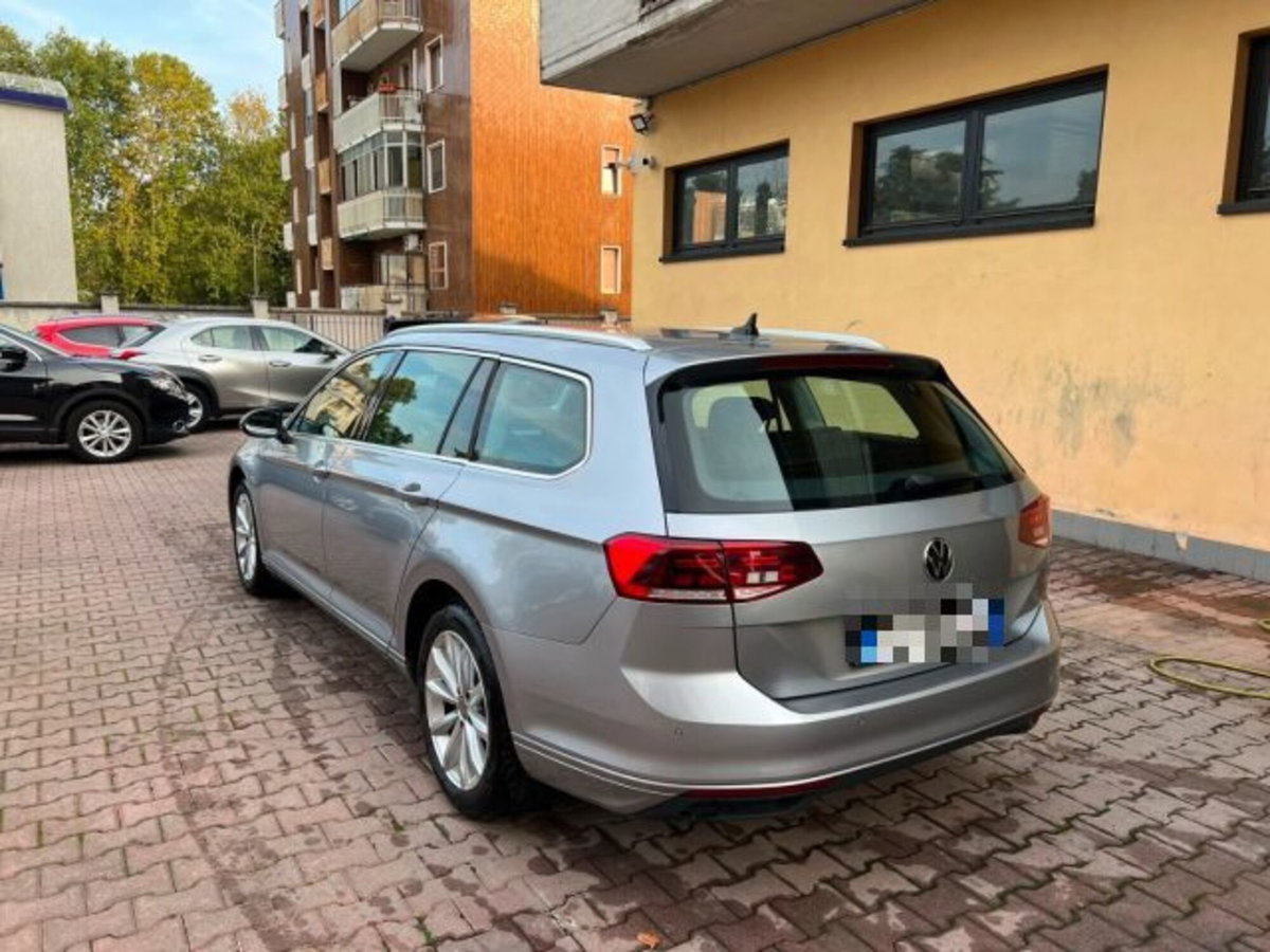 Volkswagen Passat Variant 2.0 TDI SCR 122 CV EVO DSG Business (4)
