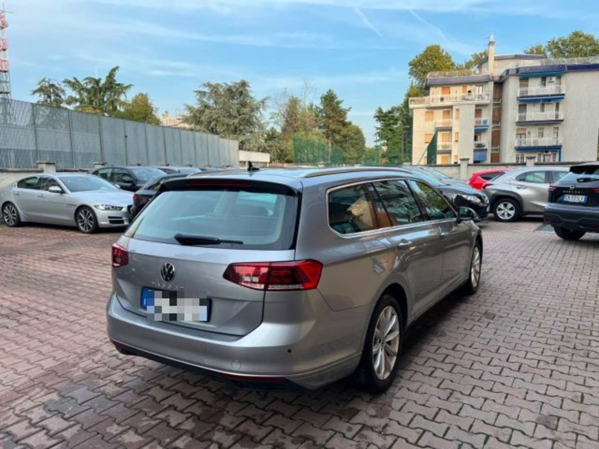Volkswagen Passat Variant 2.0 TDI SCR 122 CV EVO DSG Business (6)
