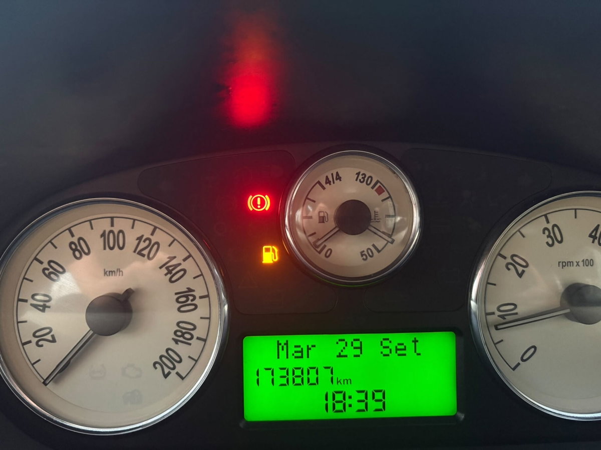 Lancia Ypsilon 1.2 Argento (11)