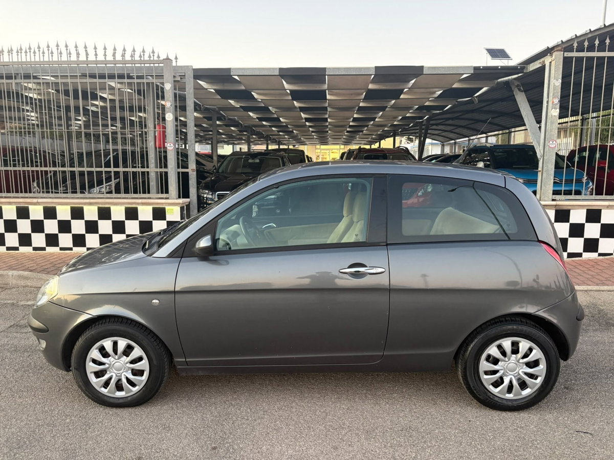 Lancia Ypsilon 1.2 Argento (7)