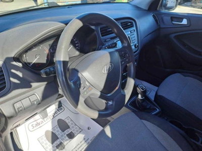 Hyundai i20 1.1 CRDi 12V 5 porte Comfort (13)