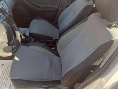 Hyundai i20 1.1 CRDi 12V 5 porte Comfort (14)