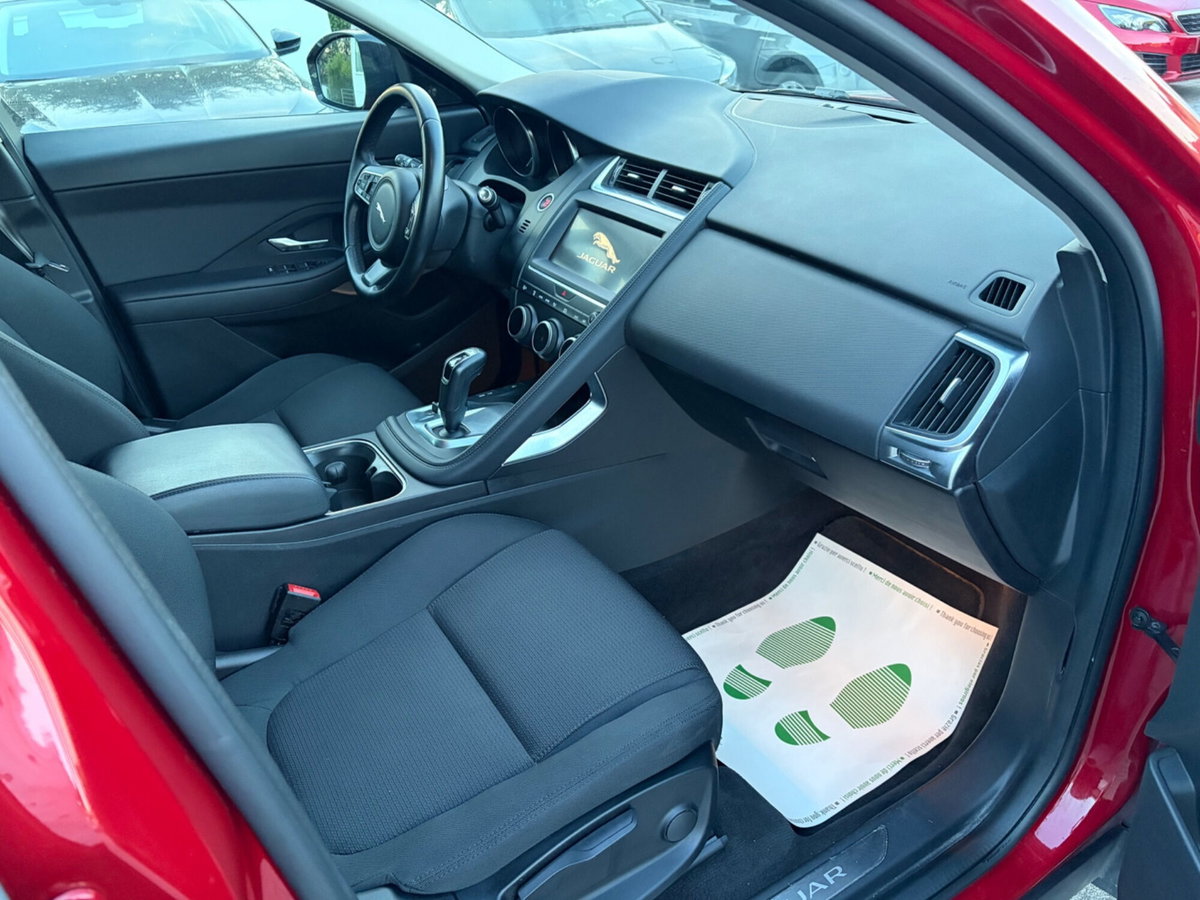 Jaguar E-Pace 2.0D 150 CV AWD (14)