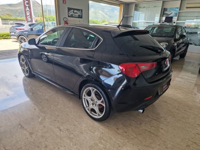 Alfa Romeo Giulietta 2.0 JTDm-2 Distinctive 140cv (2)
