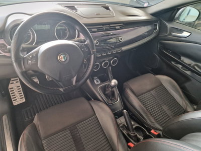 Alfa Romeo Giulietta 2.0 JTDm-2 Distinctive 140cv (7)