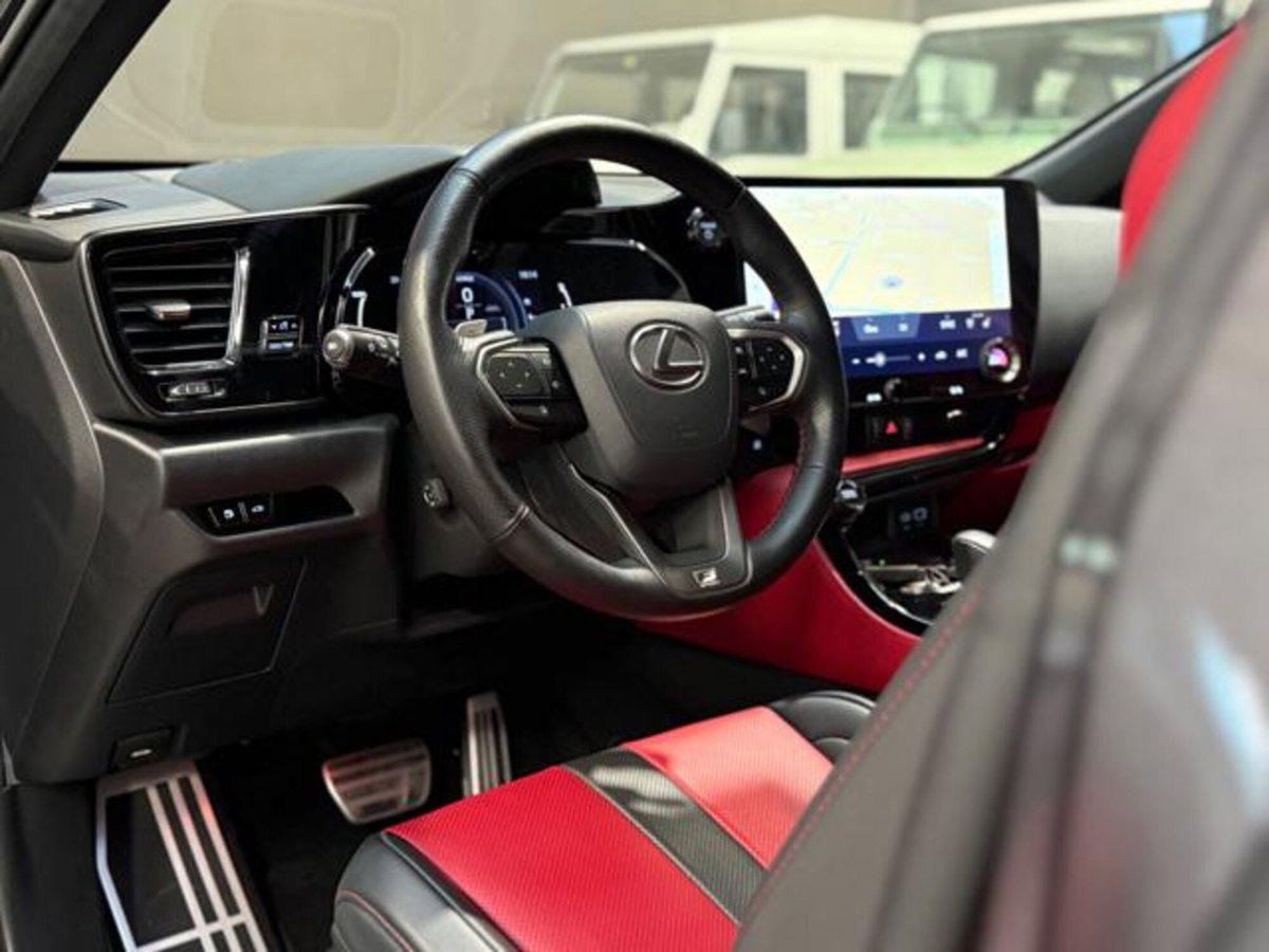 Lexus NX Plug-in 4WD Premium (13)