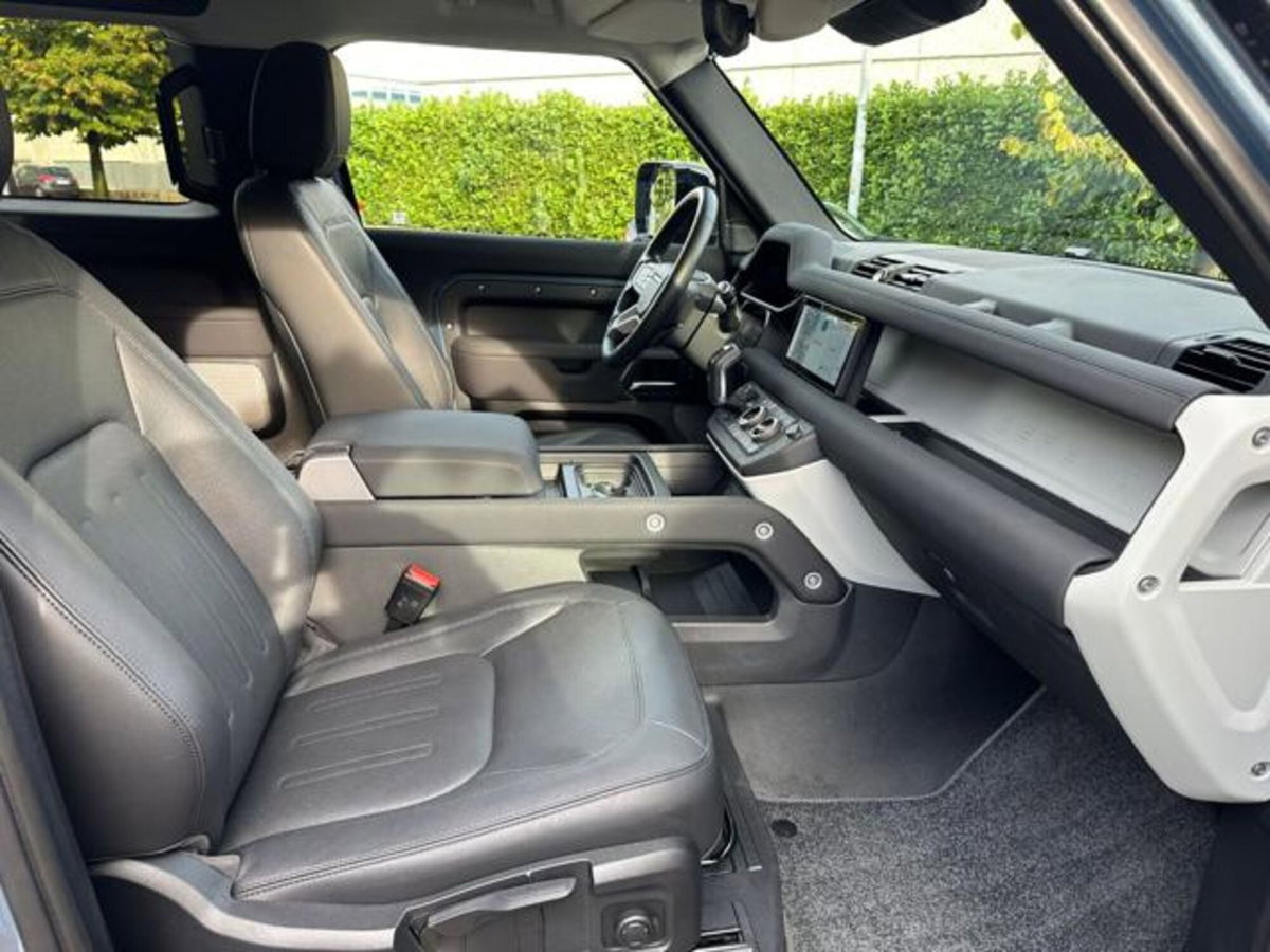Land Rover Defender 90 3.0D I6 250 CV AWD Auto X-Dynamic S (10)