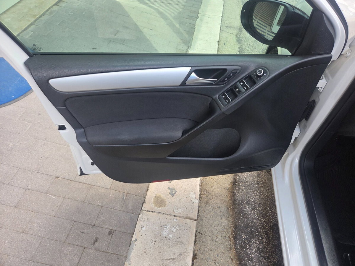 Volkswagen Golf 1.6 TDI DPF 5p. Highline (15)