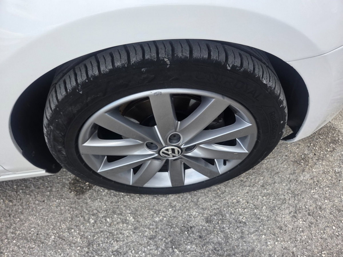 Volkswagen Golf 1.6 TDI DPF 5p. Highline (19)