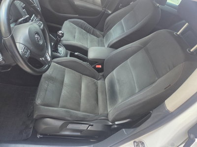 Volkswagen Golf 1.6 TDI DPF 5p. Highline (9)
